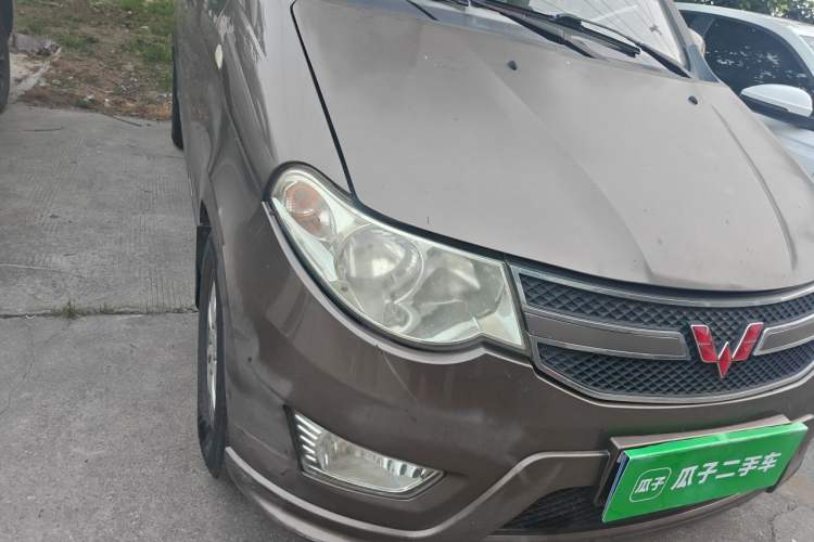 Used Wuling Hongguang 2014 1.5L S Standard Version Right Front Headlight