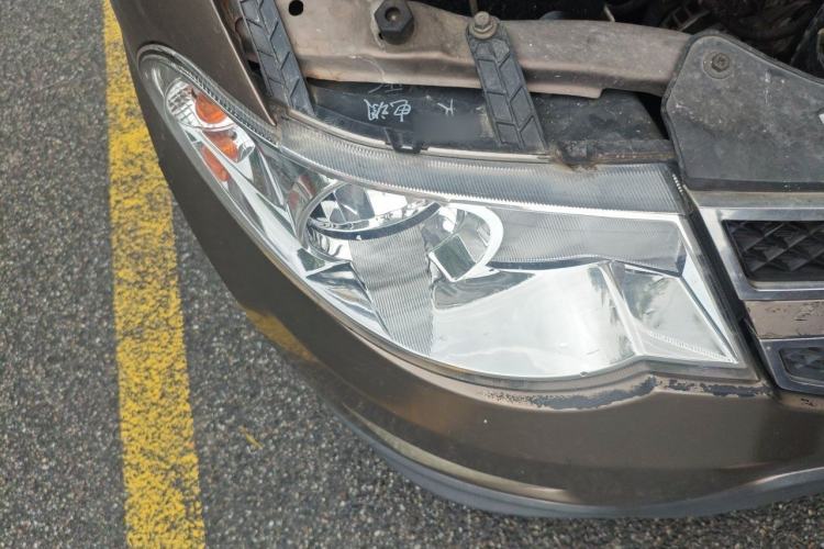 Used Wuling Hongguang 2014 1.5L S Luxury Model Right Front Headlight