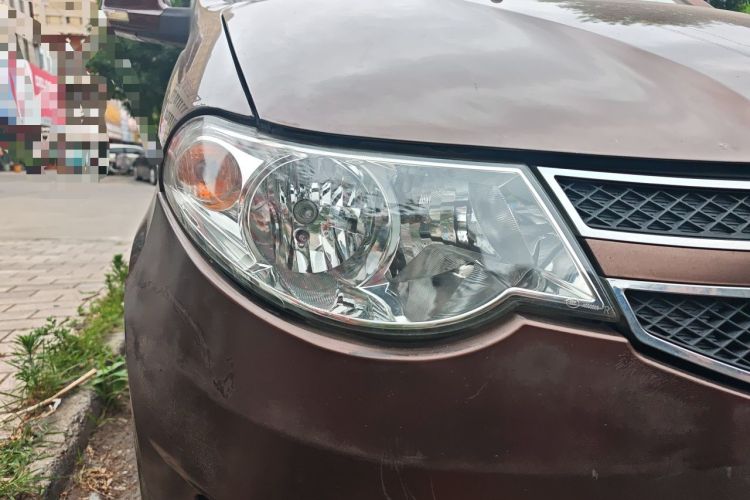 Used Wuling Hongguang 2014 1.5L S Luxury Model Right Front Headlight