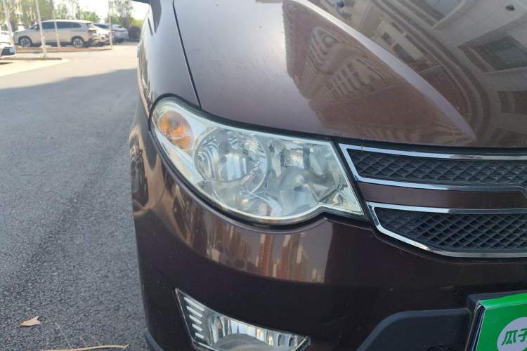 Used Wuling Hongguang 2014 1.5L S Luxury Model Right Front Headlight