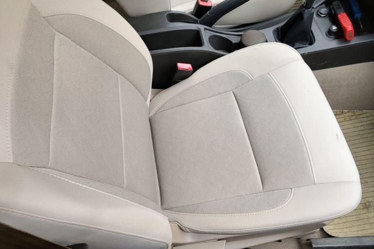 Used Wuling Hongguang 2014 1.5L S Standard Version Right Front Seat
