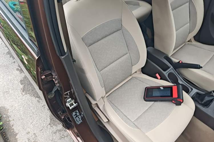 Used Wuling Hongguang 2014 1.5L S Standard Version Right Front Seat