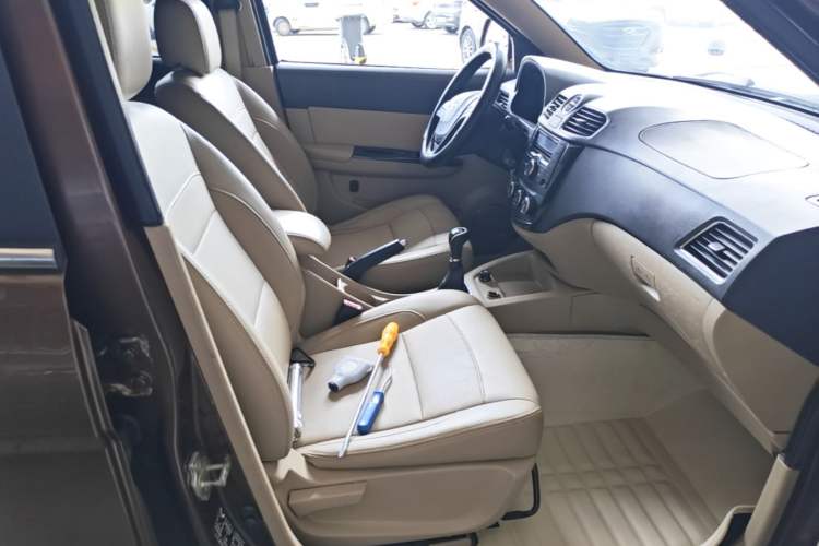 Used Wuling Hongguang 2014 1.5L S Comfort Model Right Front Seat
