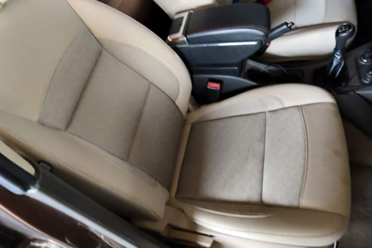Used Wuling Hongguang 2014 1.5L S Standard Version Right Front Seat