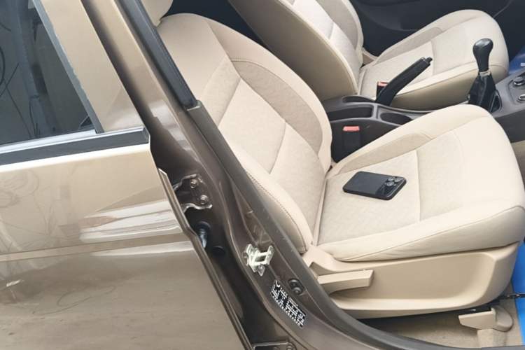 Used Wuling Hongguang 2014 1.5L S Standard Version Right Front Seat
