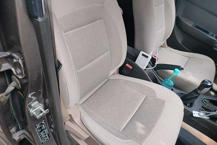 Used Wuling Hongguang 2014 1.5L S Standard Version Right Front Seat