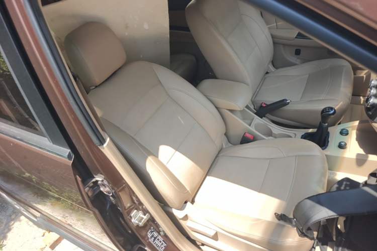 Used Wuling Hongguang 2014 1.5L S Comfort Model Right Front Seat