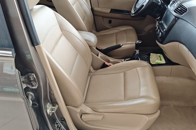 Used Wuling Hongguang 2014 1.5L S Luxury Model Right Front Seat