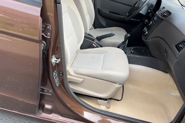 Used Wuling Hongguang 2014 1.5L S Standard Version Right Front Seat