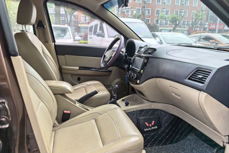 Used Wuling Hongguang 2014 1.5L S Comfort Model Right Front Seat