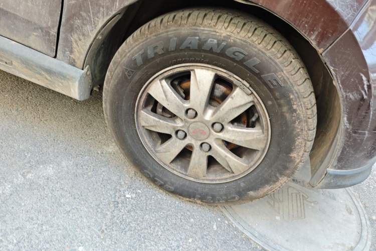 Used Wuling Hongguang 2014 1.5L S Luxury Model Right Front Wheel Hub