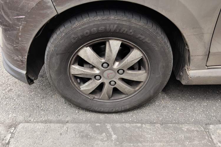 Used Wuling Hongguang 2014 1.5L S Luxury Model Right Front Wheel Hub