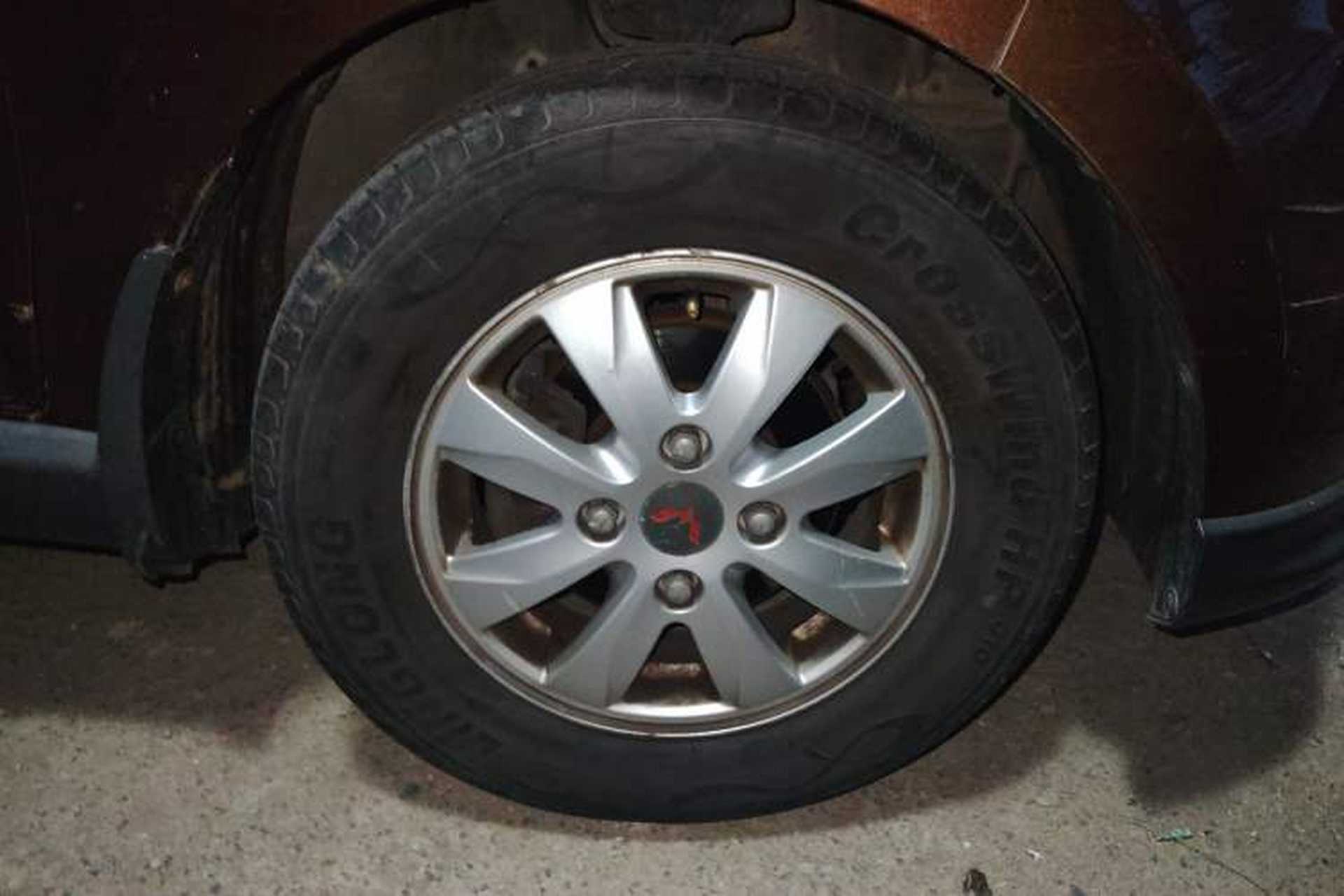 Used Wuling Hongguang 2014 1.5L S Luxury Model Right Front Wheel Hub