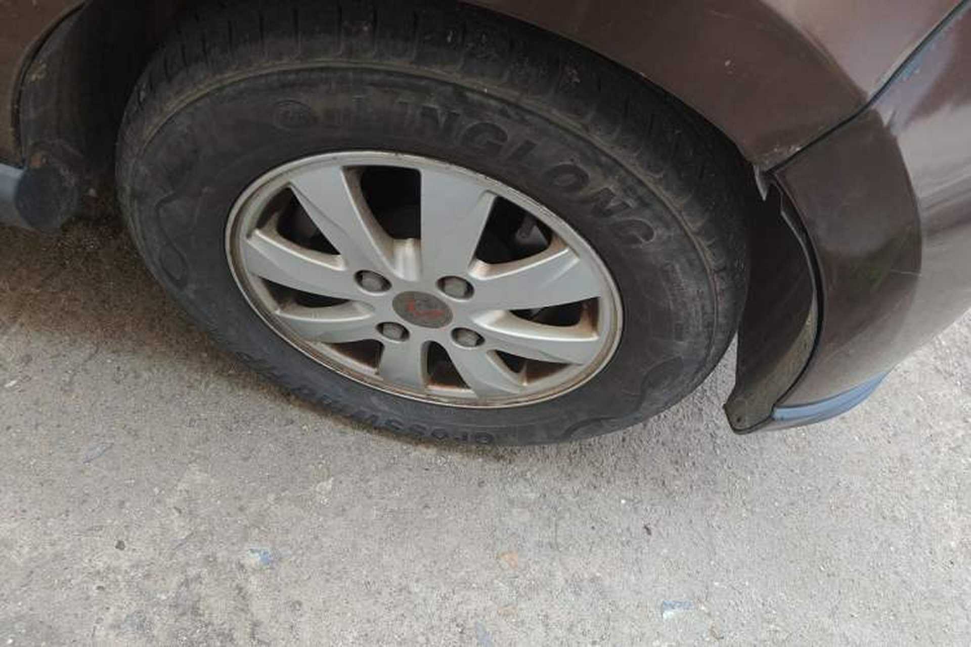 Used Wuling Hongguang 2014 1.2L S Comfort Model China IV Right Front Wheel Hub
