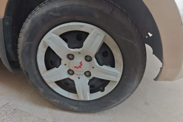 Used Wuling Hongguang 2014 1.2L Base Model China IV Right Front Wheel Hub