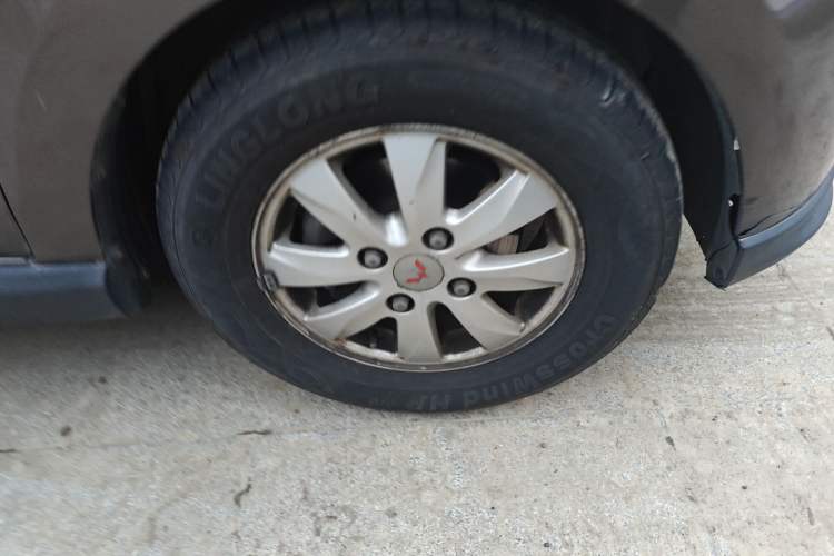 Used Wuling Hongguang 2014 1.5L S Luxury Model Right Front Wheel Hub