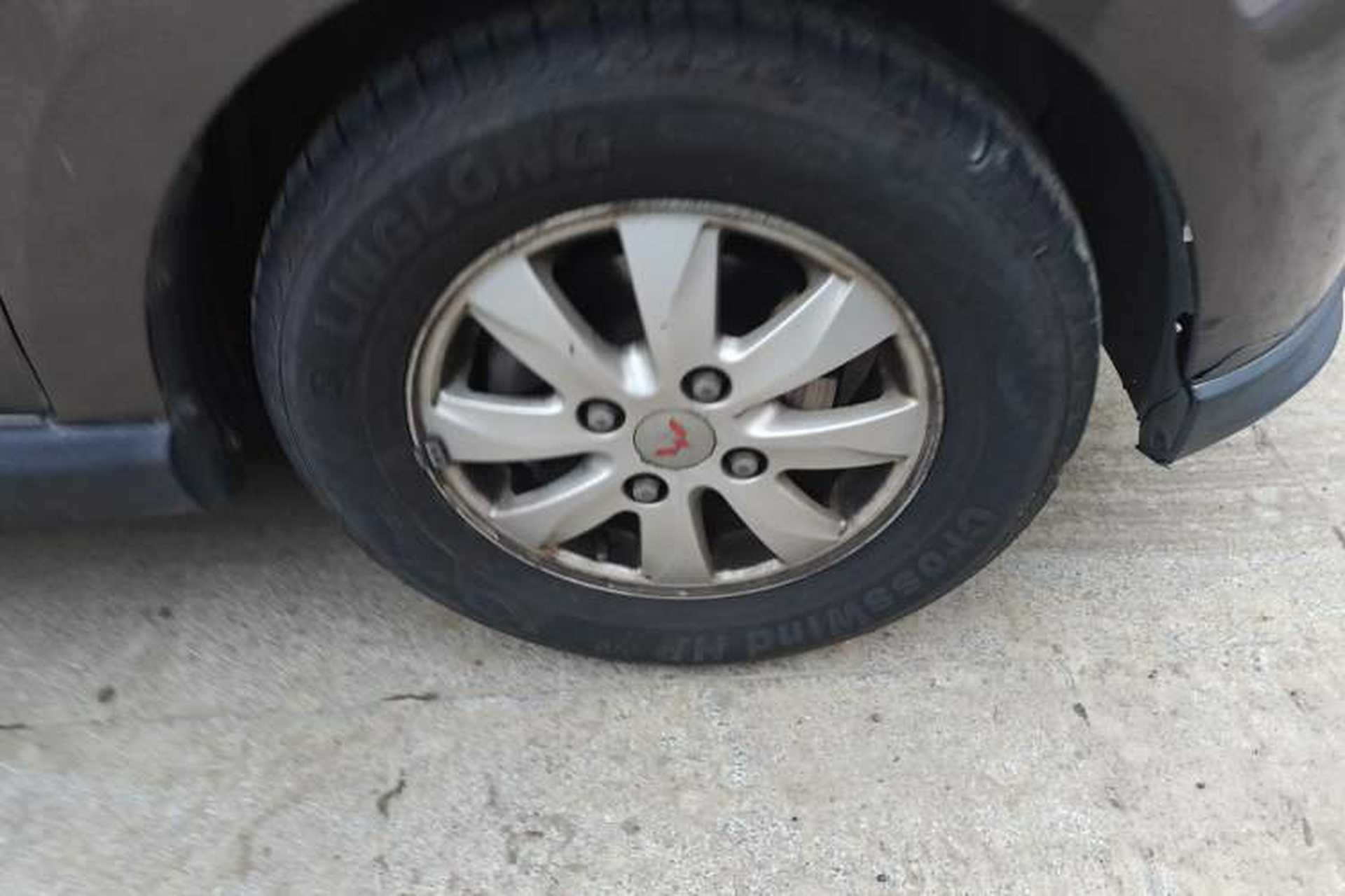 Used Wuling Hongguang 2014 1.5L S Luxury Model Right Front Wheel Hub