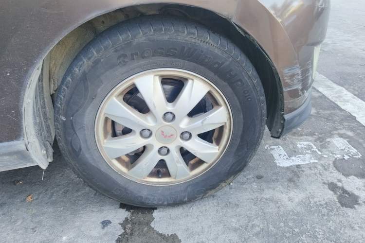 Used Wuling Hongguang 2014 1.5L S Luxury Model Right Front Wheel Hub