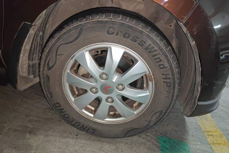 Used Wuling Hongguang 2014 1.5L S Standard Version Right Front Wheel Hub