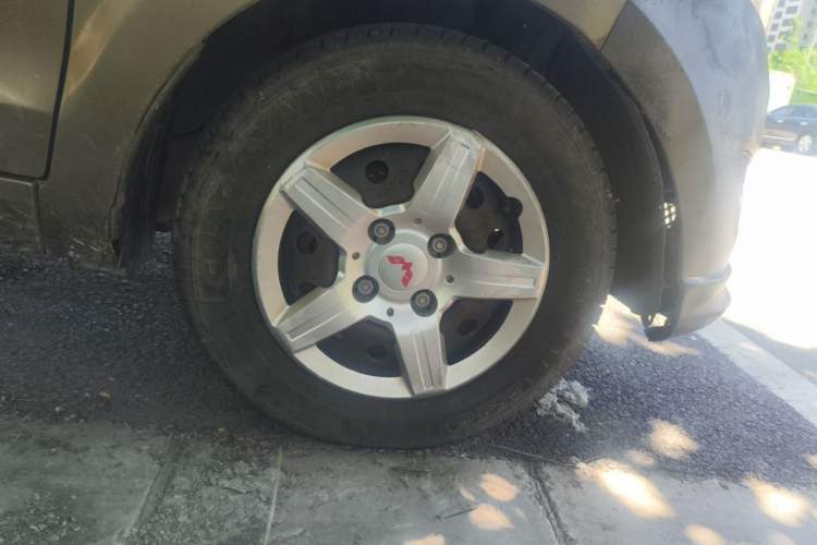 Used Wuling Hongguang 2014 1.2L Base Model China IV Right Front Wheel Hub