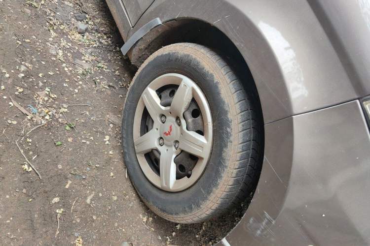 Used Wuling Hongguang 2014 1.5L Base Version Right Front Wheel Hub