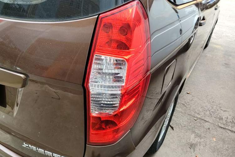 Used Wuling Hongguang 2014 1.5L S Standard Version Right Rear Taillight