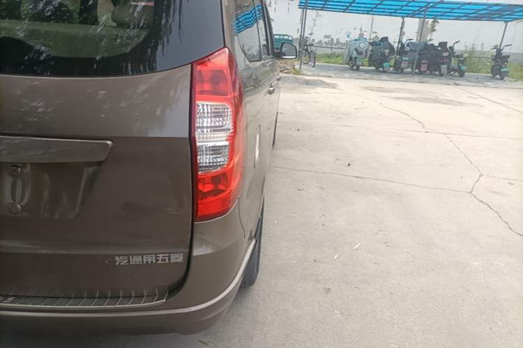 Used Wuling Hongguang 2014 1.5L S Standard Version Right Rear Taillight