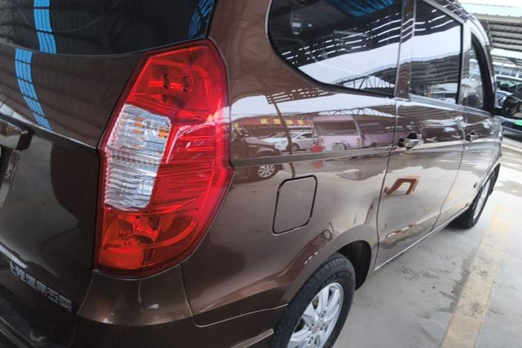 Used Wuling Hongguang 2014 1.5L S Standard Version Right Rear Taillight