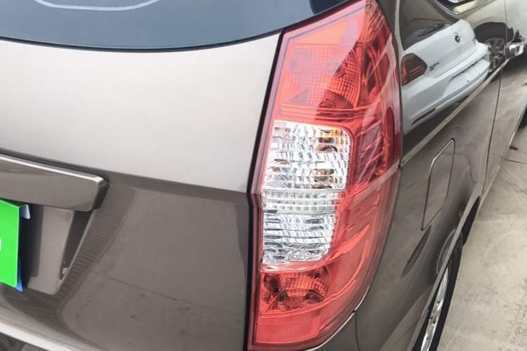 Used Wuling Hongguang 2014 1.5L S Standard Version Right Rear Taillight