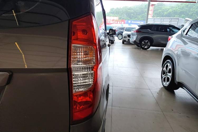 Used Wuling Hongguang 2014 1.5L S Standard Version Right Rear Taillight