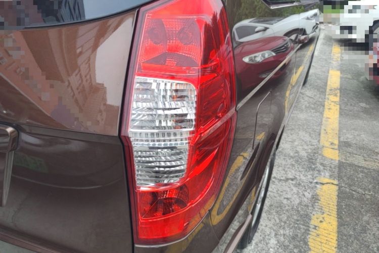 Used Wuling Hongguang 2014 1.5L S Standard Version Right Rear Taillight