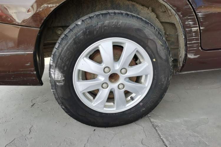 Used Wuling Hongguang 2014 1.5L S Standard Version Right Rear Wheel Hub