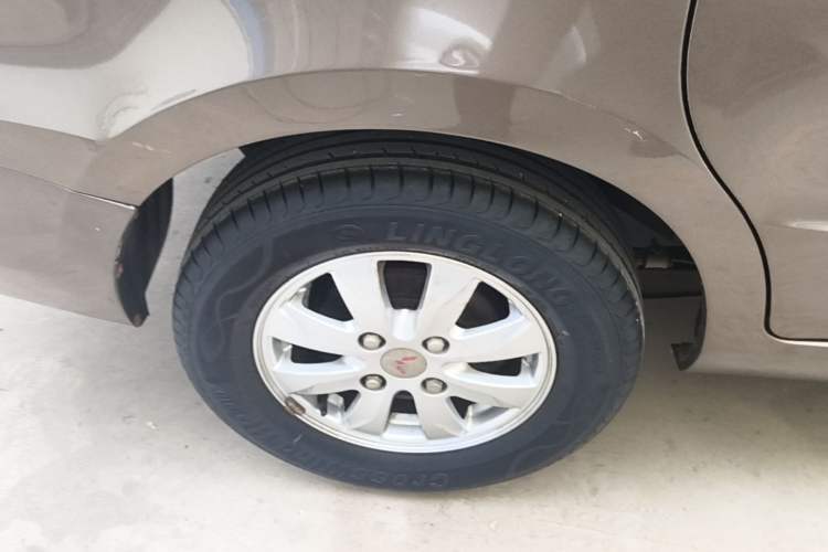 Used Wuling Hongguang 2014 1.5L S Standard Version Right Rear Wheel Hub