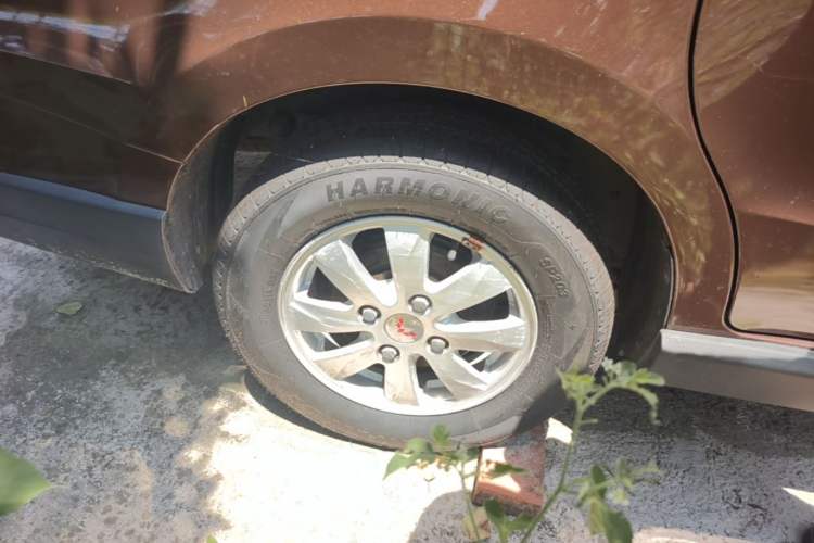 Used Wuling Hongguang 2014 1.5L S Comfort Model Right Rear Wheel Hub
