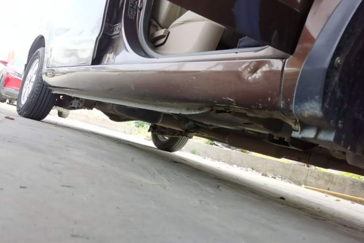 Used Wuling Hongguang 2014 1.5L S Standard Version Right Side Sill