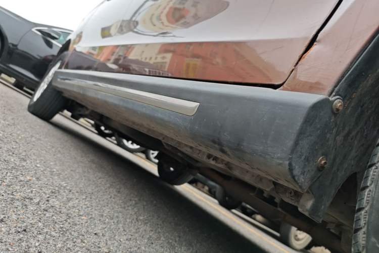 Used Wuling Hongguang 2014 1.5L S Comfort Model Right Side Sill