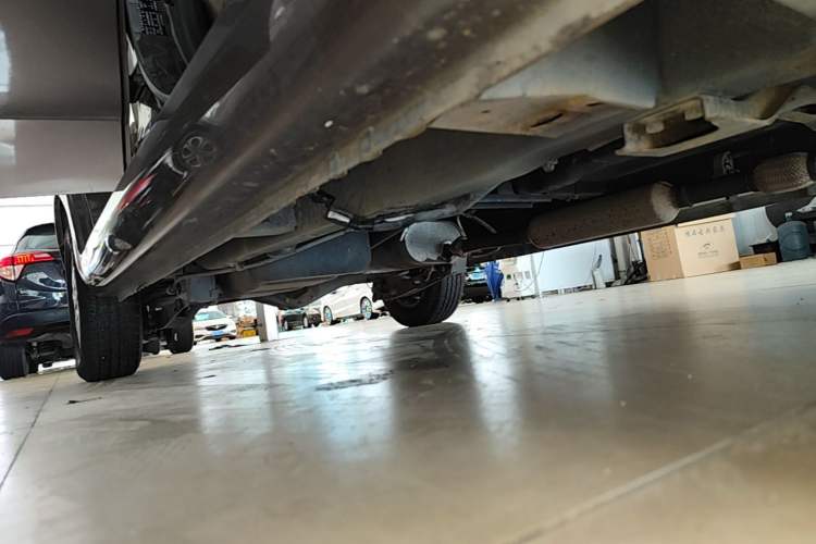 Used Wuling Hongguang 2014 1.5L S Standard Version Right Side Sill