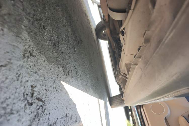 Used Wuling Hongguang 2014 1.5L S Comfort Model Right Side Sill