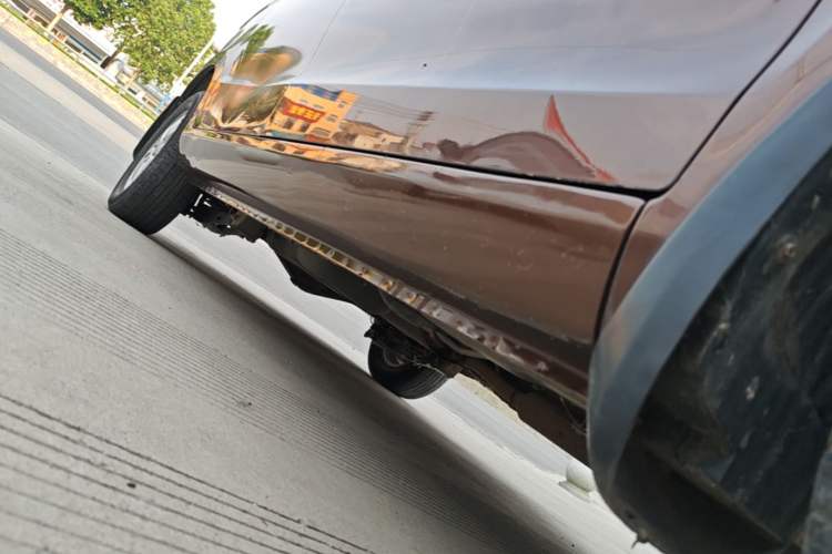 Used Wuling Hongguang 2014 1.5L S Standard Version Right Side Sill