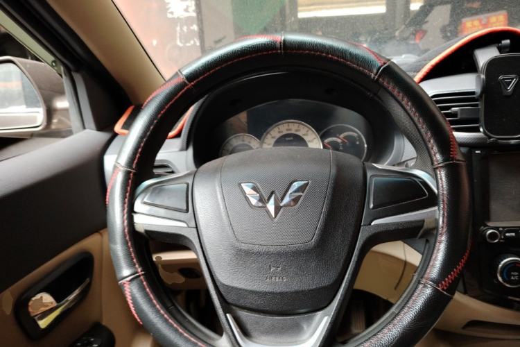 Used Wuling Hongguang 2014 1.5L Standard Version Steering Wheel