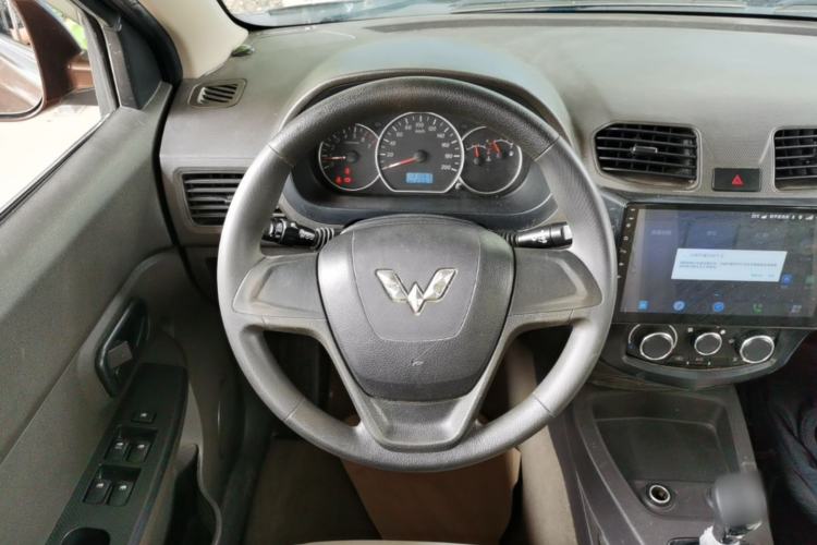 Used Wuling Hongguang 2014 1.5L S Standard Version Steering Wheel
