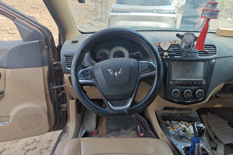 Used Wuling Hongguang 2014 1.5L S Luxury Model Steering Wheel
