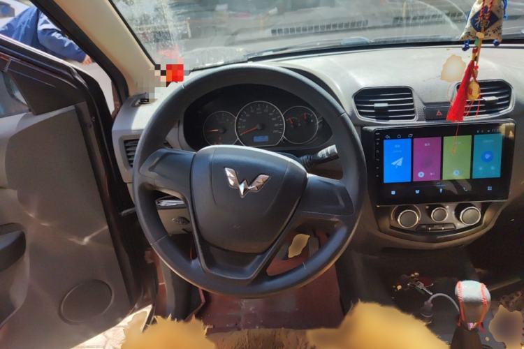 Used Wuling Hongguang 2014 1.5L S Standard Version Steering Wheel