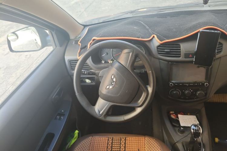 Used Wuling Hongguang 2014 1.5L S Comfort Model Steering Wheel
