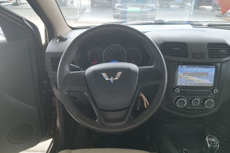 Used Wuling Hongguang 2014 1.5L S Standard Version Steering Wheel