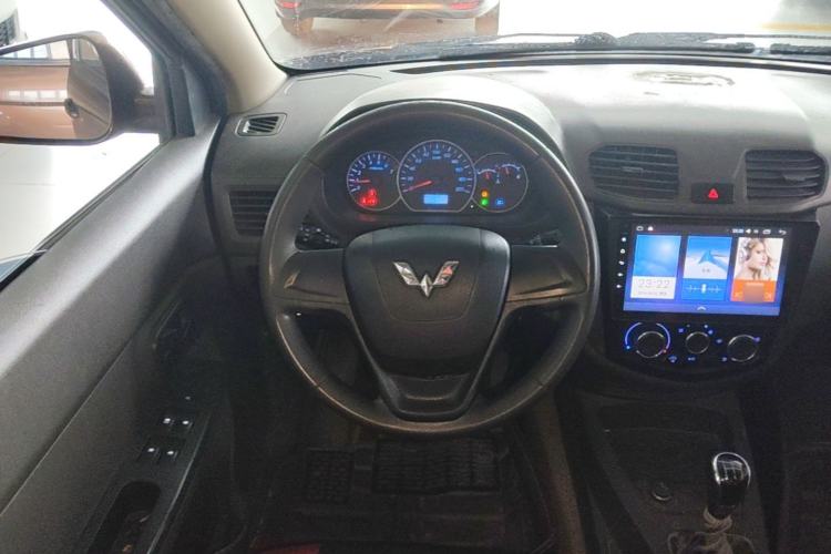 Used Wuling Hongguang 2014 1.5L S Standard Version Steering Wheel