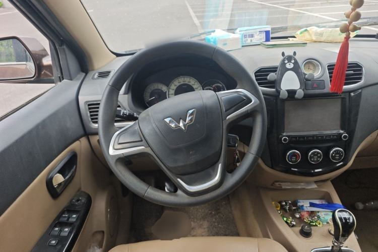 Used Wuling Hongguang 2014 1.5L S Comfort Model Steering Wheel