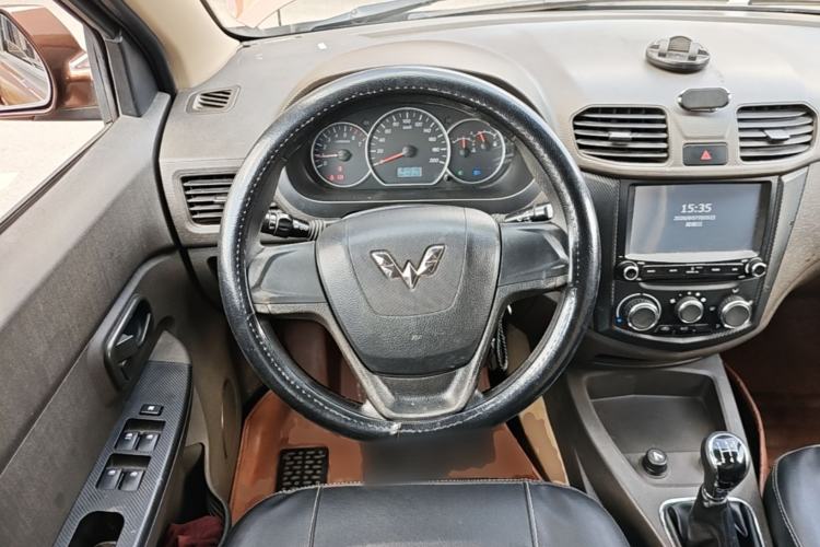 Used Wuling Hongguang 2014 1.2L S Standard Version China IV Standard Steering Wheel