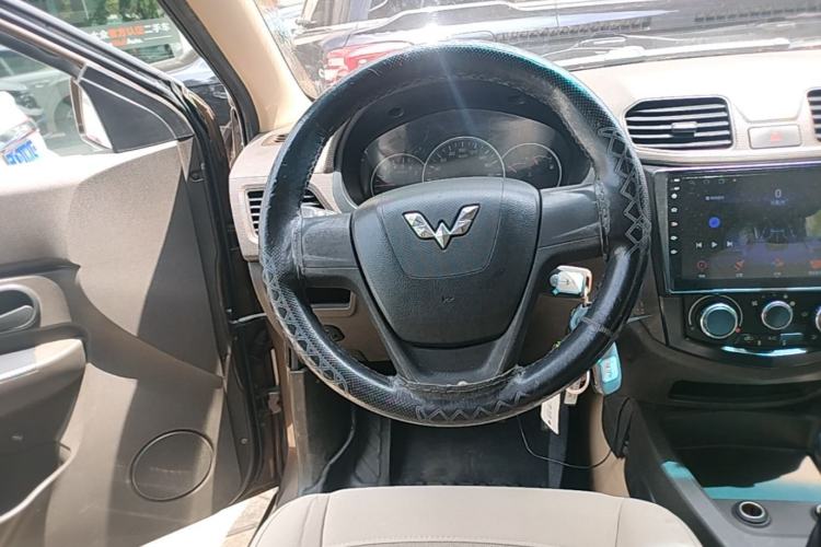 Used Wuling Hongguang 2014 1.5L S Standard Version Steering Wheel