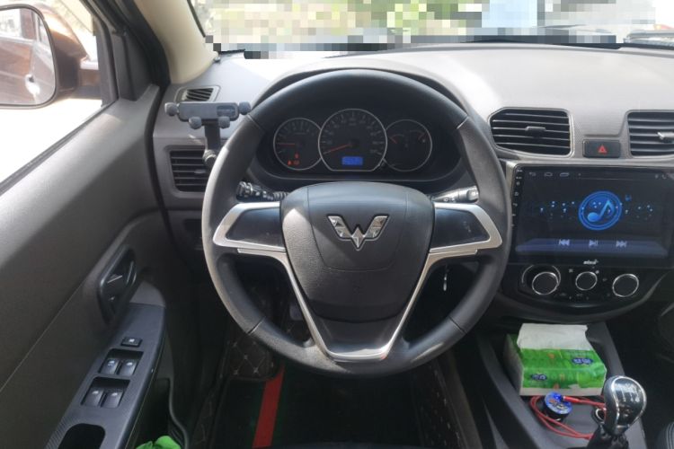 Used Wuling Hongguang 2014 1.5L S Standard Version Steering Wheel